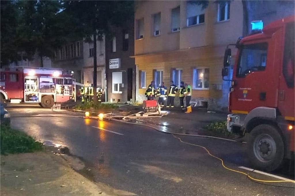 1000 Einsatzkräfte in Katastrophenregionen: „Beeindruckende Hilfsbereitschaft" Die Einsatzkräfte waren unermüdlich im Einsatz. Dieser wird noch Tage dauern.
