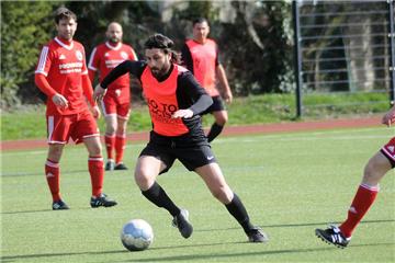 Die Eintracht Genclik (Schwarzrosa) unterlag 3:4.