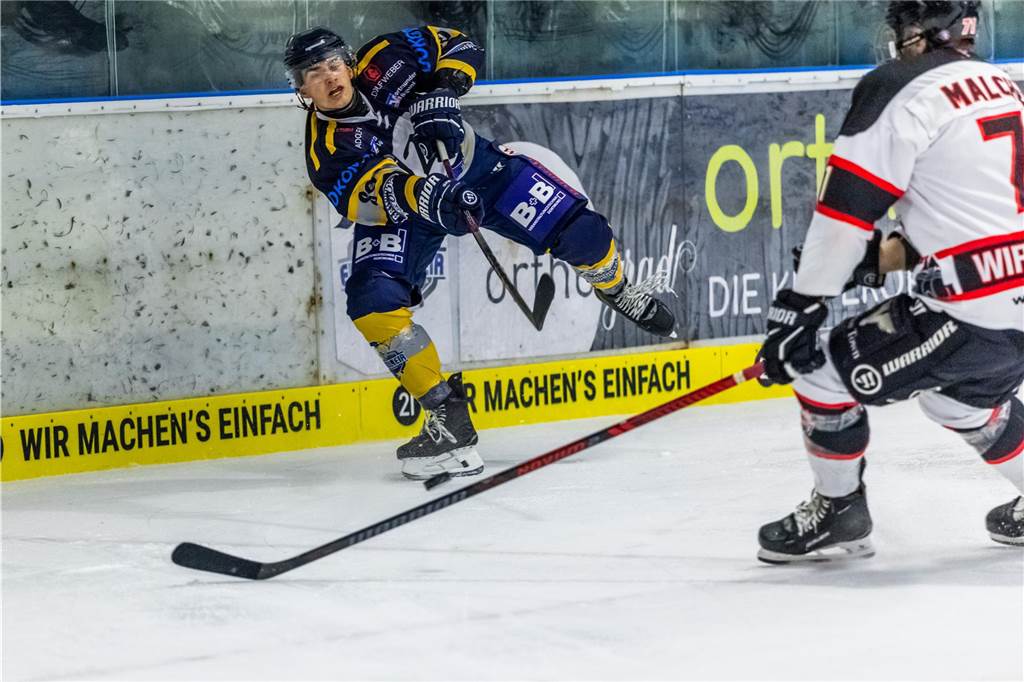 Die Eisadler Dortmund haben am Freitagabend den Neusser EV mit 14:1 besiegt.