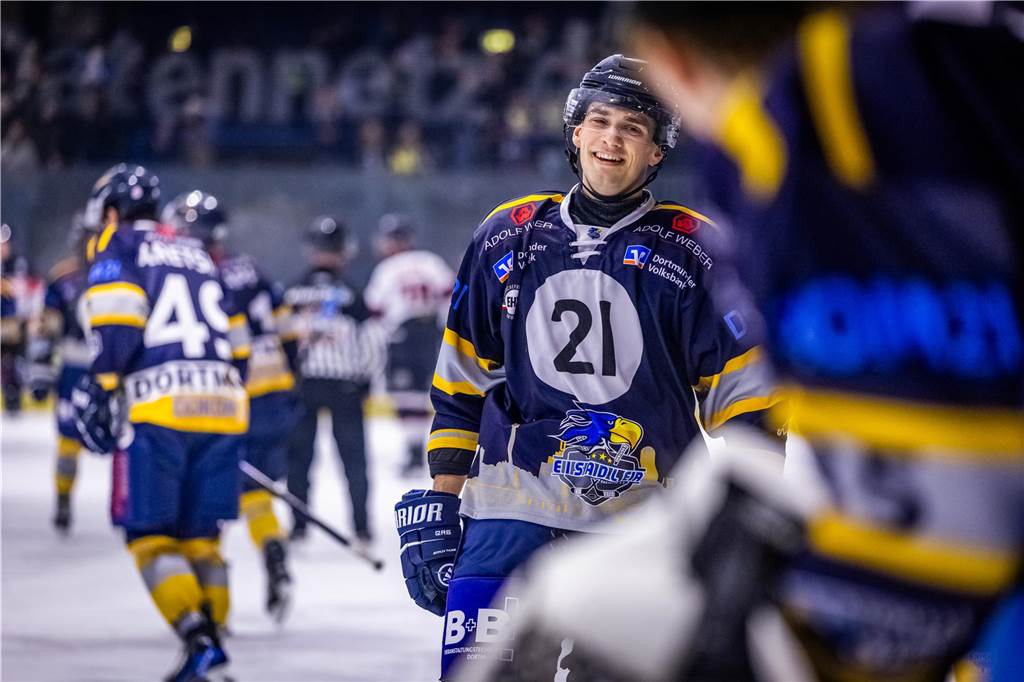 Die Eisadler Dortmund haben am Freitagabend den Neusser EV mit 14:1 besiegt.