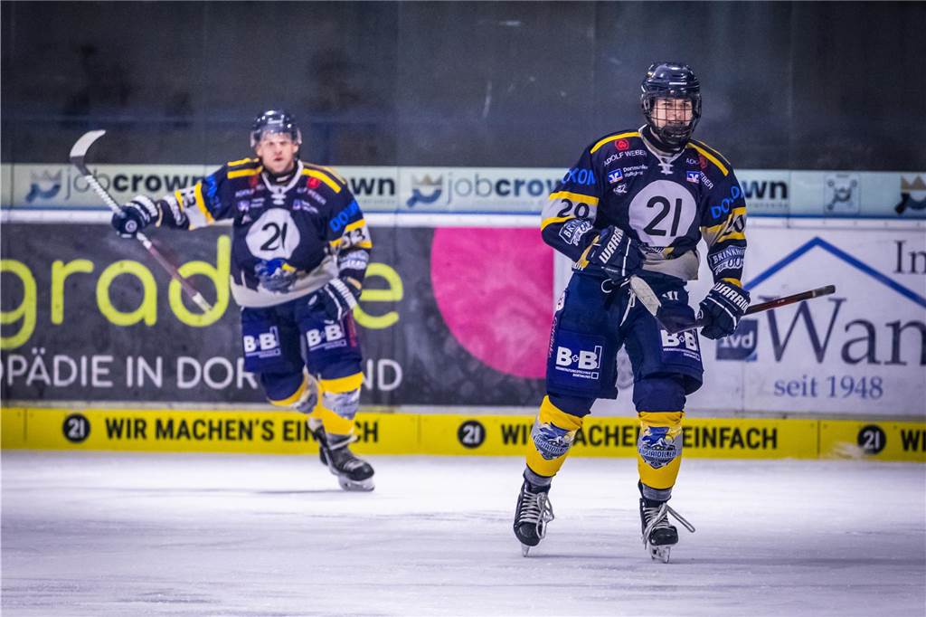 Die Eisadler Dortmund haben am Freitagabend den Neusser EV mit 14:1 besiegt.