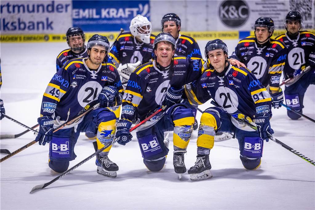 Die Eisadler Dortmund haben am Freitagabend den Neusser EV mit 14:1 besiegt.