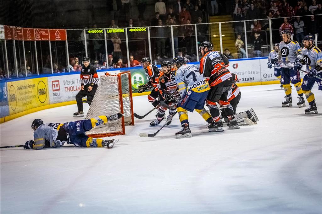 Die Eisadler Dortmund haben am Sonntag überraschend deutlich mit 1:5 bei den Ratinger Ice Aliens verloren.