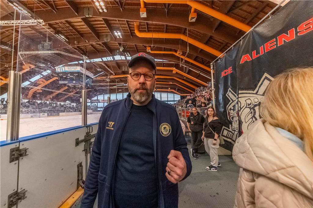 Die Eisadler Dortmund haben am Sonntag überraschend deutlich mit 1:5 bei den Ratinger Ice Aliens verloren.