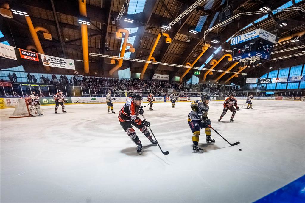Die Eisadler Dortmund haben am Sonntag überraschend deutlich mit 1:5 bei den Ratinger Ice Aliens verloren.