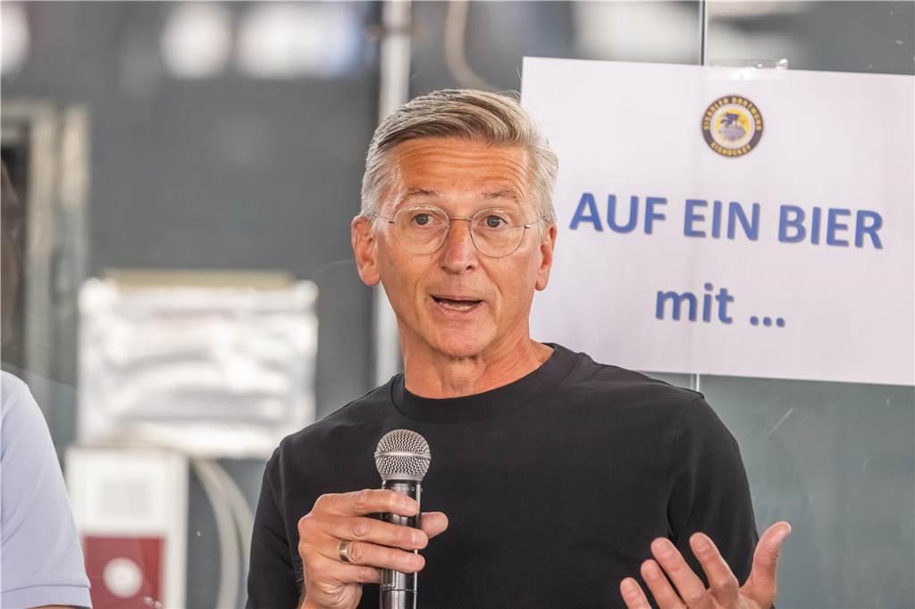 Die Eisadler Dortmund haben am Wochenende ihre Saisoneröffnung gefeiert.