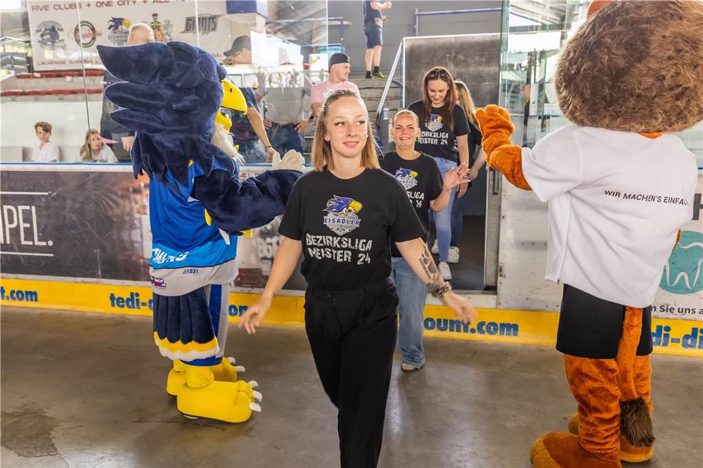 Die Eisadler Dortmund haben am Wochenende ihre Saisoneröffnung gefeiert.