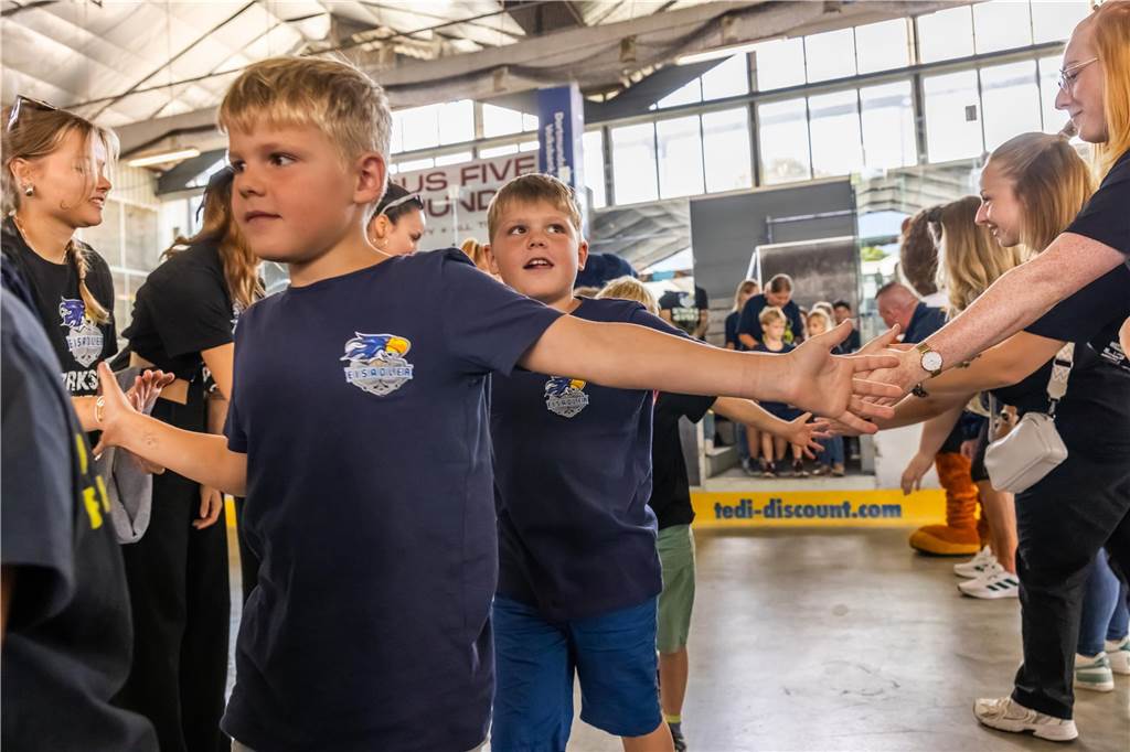 Die Eisadler Dortmund haben am Wochenende ihre Saisoneröffnung gefeiert.
