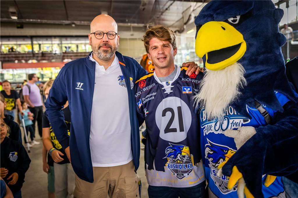 Die Eisadler Dortmund haben am Wochenende ihre Saisoneröffnung gefeiert.
