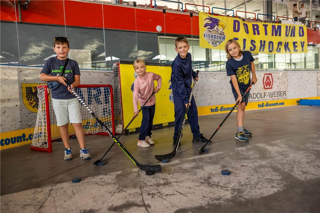 Die Eisadler Dortmund haben am Wochenende ihre Saisoneröffnung gefeiert.