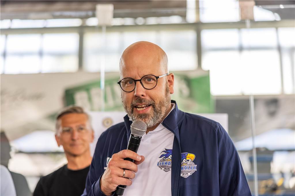 Die Eisadler Dortmund haben am Wochenende ihre Saisoneröffnung gefeiert.