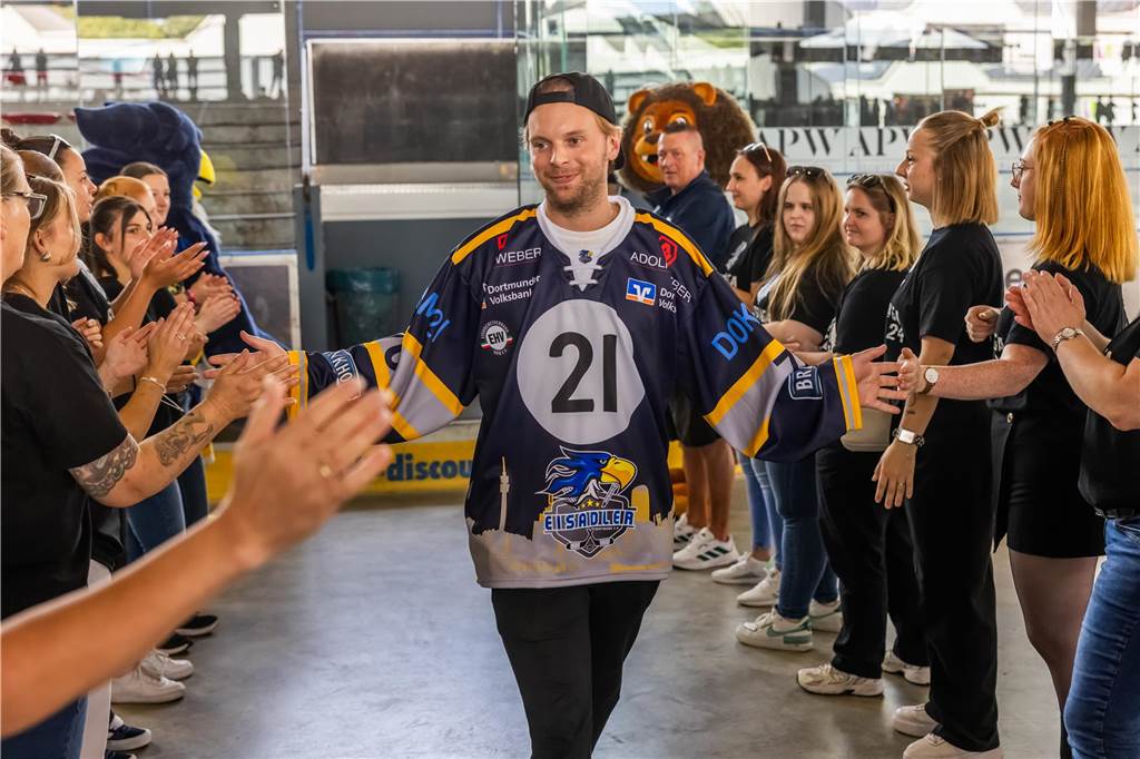 Die Eisadler Dortmund haben am Wochenende ihre Saisoneröffnung gefeiert.
