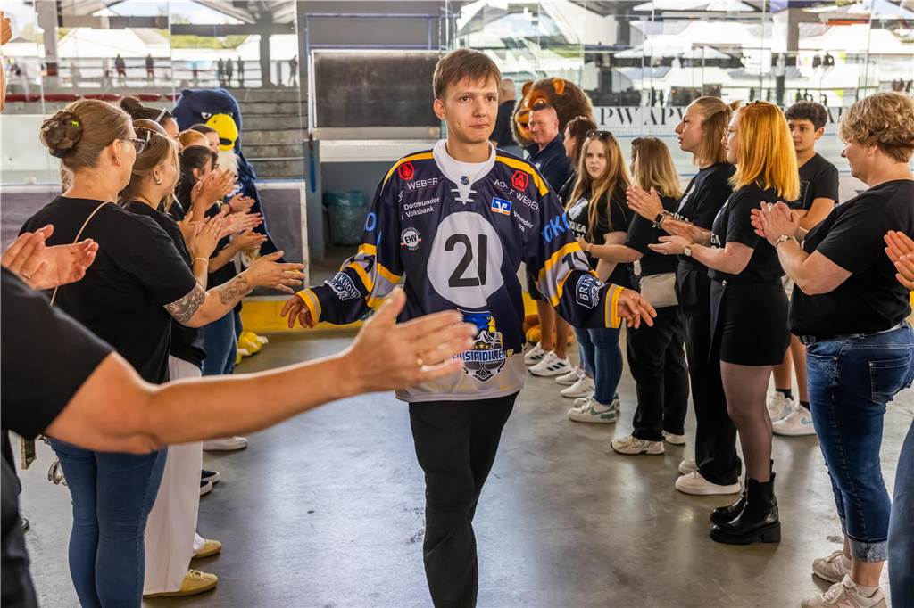 Die Eisadler Dortmund haben am Wochenende ihre Saisoneröffnung gefeiert.