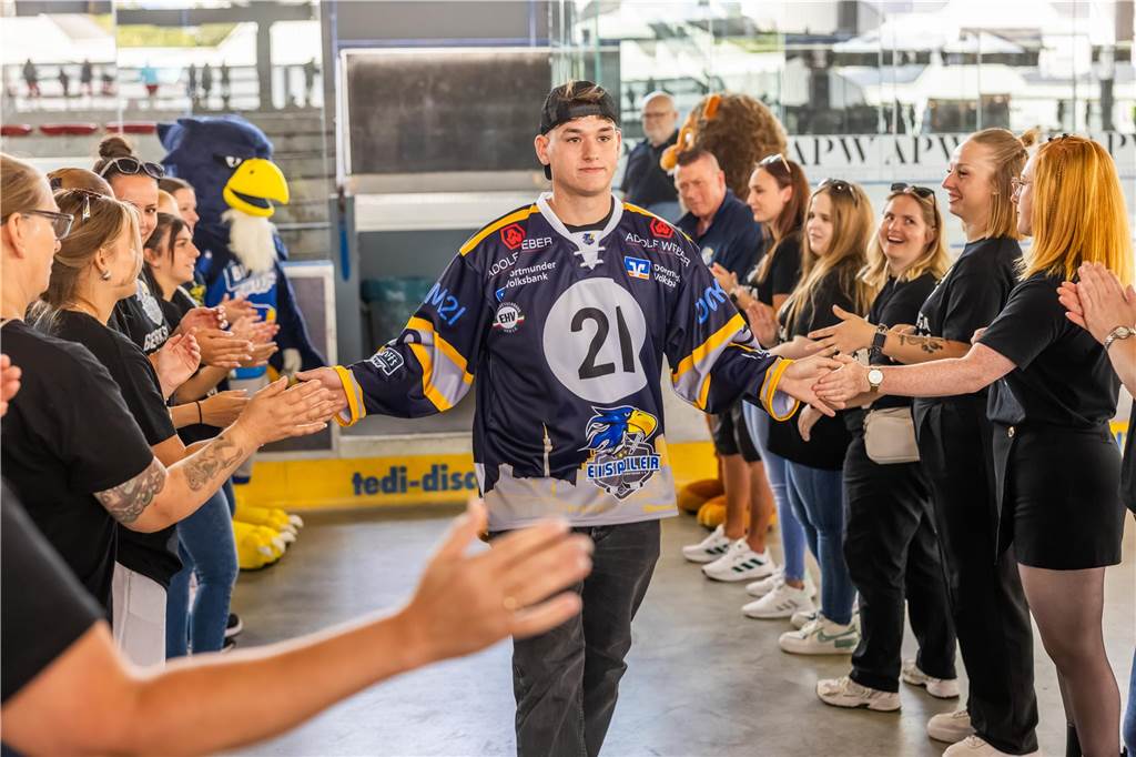 Die Eisadler Dortmund haben am Wochenende ihre Saisoneröffnung gefeiert.