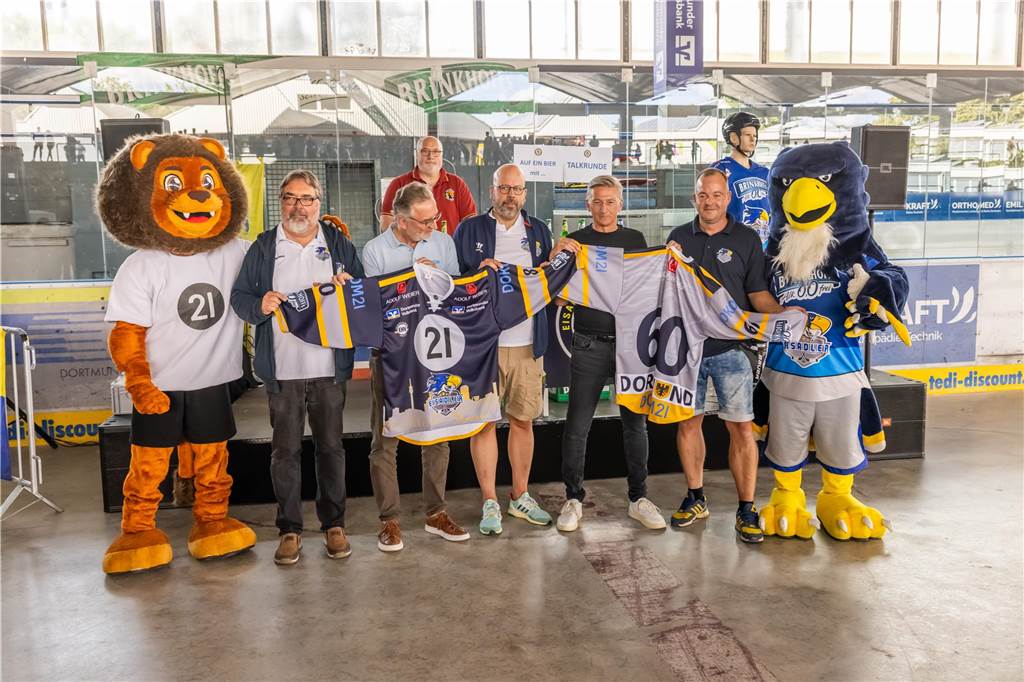 Die Eisadler Dortmund haben am Wochenende ihre Saisoneröffnung gefeiert.