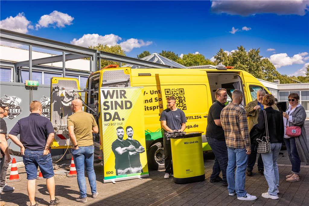 Die Eisadler Dortmund haben am Wochenende ihre Saisoneröffnung gefeiert.