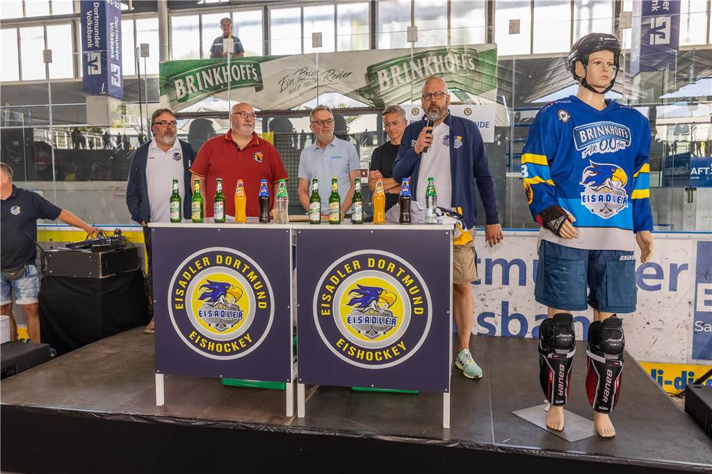 Die Eisadler Dortmund haben am Wochenende ihre Saisoneröffnung gefeiert.