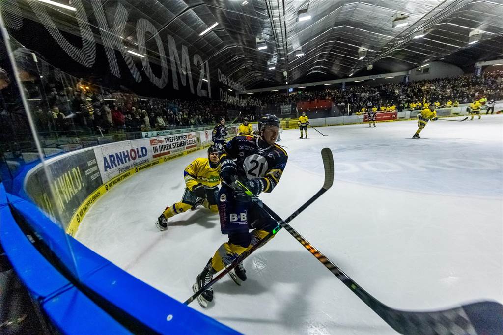 Die Eisadler Dortmund haben vor über 2000 Zuschauern am Freitagabend die Grefrather EG besiegt und starten mit Rückenwind aus 14 Siegen in Serie in die Playoffs.