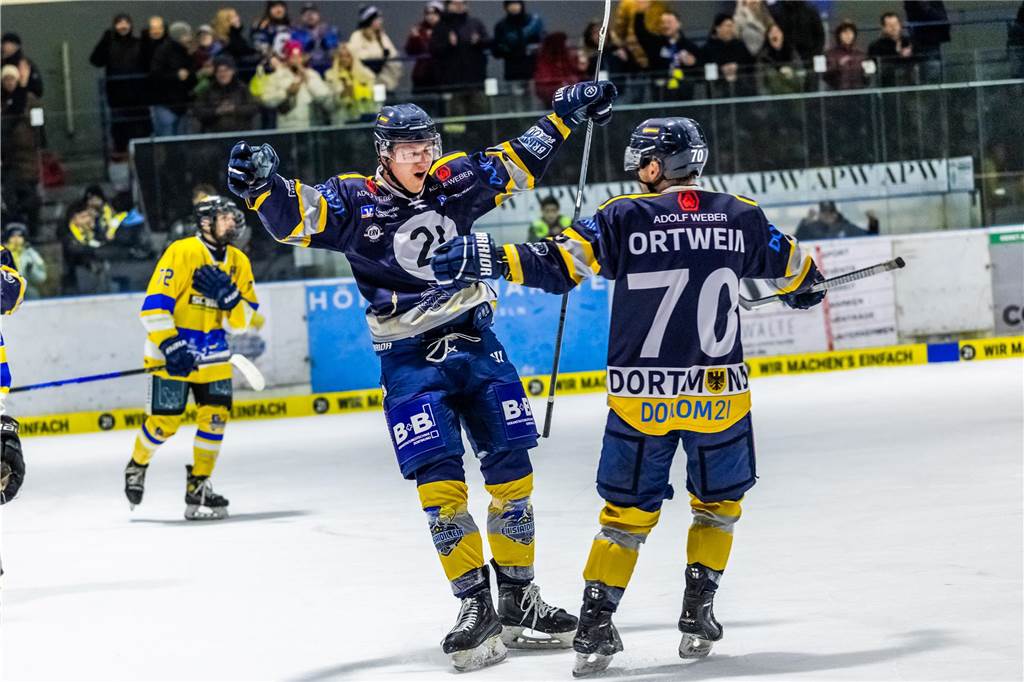 Die Eisadler Dortmund haben vor über 2000 Zuschauern am Freitagabend die Grefrather EG besiegt und starten mit Rückenwind aus 14 Siegen in Serie in die Playoffs.