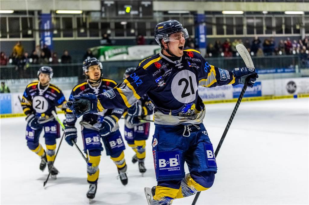 Die Eisadler Dortmund haben vor über 2000 Zuschauern am Freitagabend die Grefrather EG besiegt und starten mit Rückenwind aus 14 Siegen in Serie in die Playoffs.