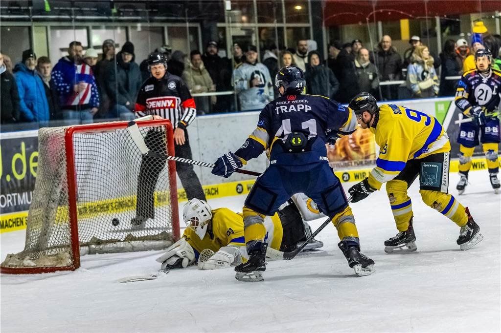 Die Eisadler Dortmund haben vor über 2000 Zuschauern am Freitagabend die Grefrather EG besiegt und starten mit Rückenwind aus 14 Siegen in Serie in die Playoffs.
