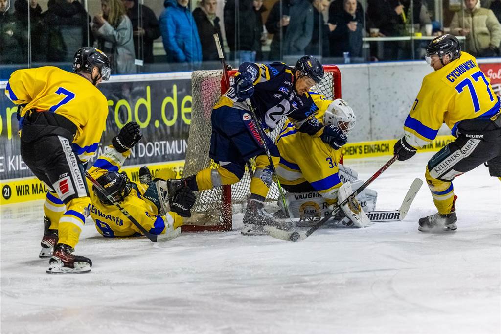 Die Eisadler Dortmund haben vor über 2000 Zuschauern am Freitagabend die Grefrather EG besiegt und starten mit Rückenwind aus 14 Siegen in Serie in die Playoffs.