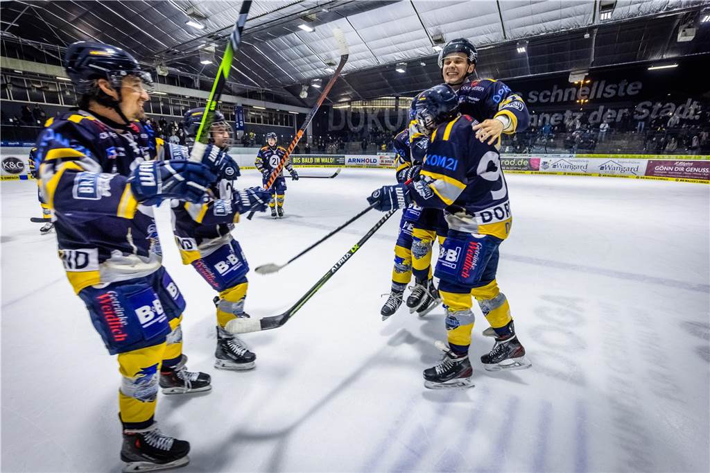 Die Eisadler Dortmund haben vor über 2000 Zuschauern am Freitagabend die Grefrather EG besiegt und starten mit Rückenwind aus 14 Siegen in Serie in die Playoffs.
