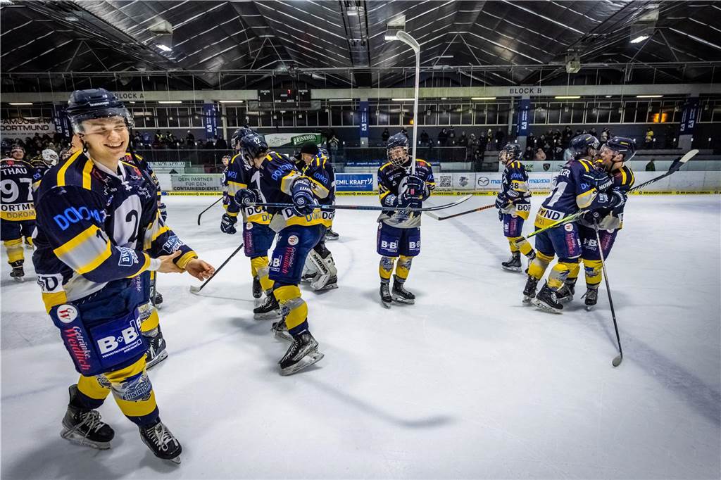 Die Eisadler Dortmund haben vor über 2000 Zuschauern am Freitagabend die Grefrather EG besiegt und starten mit Rückenwind aus 14 Siegen in Serie in die Playoffs.