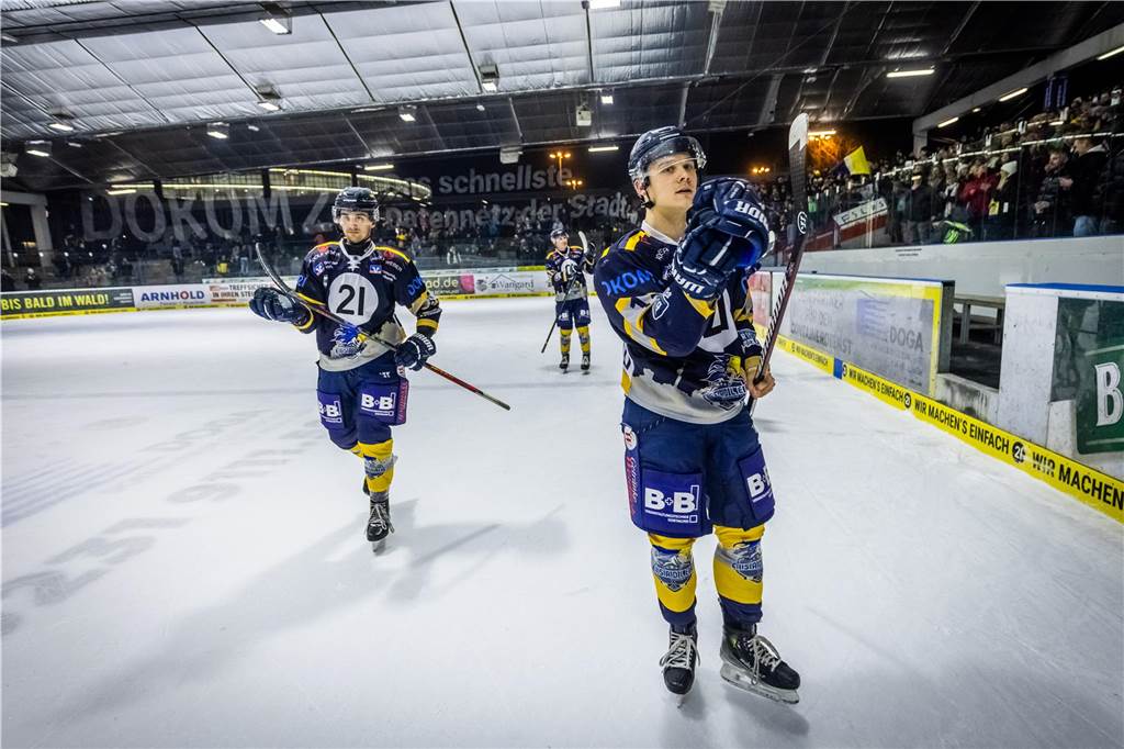 Die Eisadler Dortmund haben vor über 2000 Zuschauern am Freitagabend die Grefrather EG besiegt und starten mit Rückenwind aus 14 Siegen in Serie in die Playoffs.