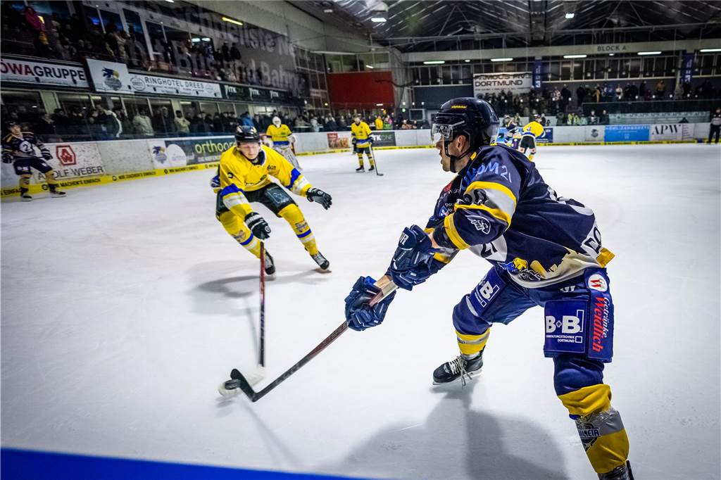 Die Eisadler Dortmund haben vor über 2000 Zuschauern am Freitagabend die Grefrather EG besiegt und starten mit Rückenwind aus 14 Siegen in Serie in die Playoffs.