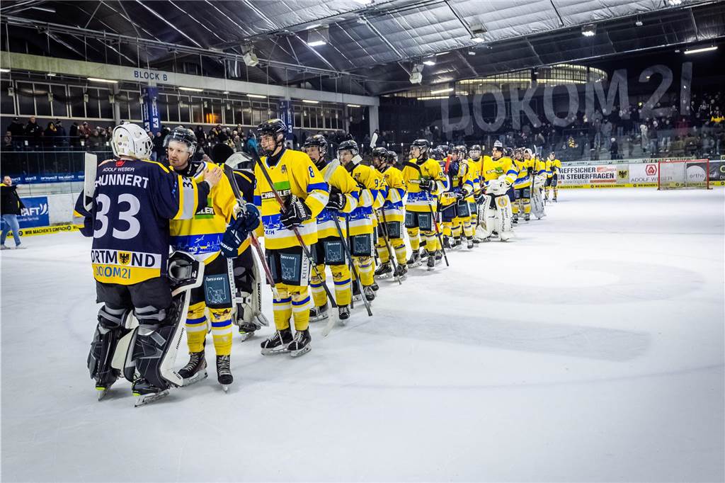 Die Eisadler Dortmund haben vor über 2000 Zuschauern am Freitagabend die Grefrather EG besiegt und starten mit Rückenwind aus 14 Siegen in Serie in die Playoffs.