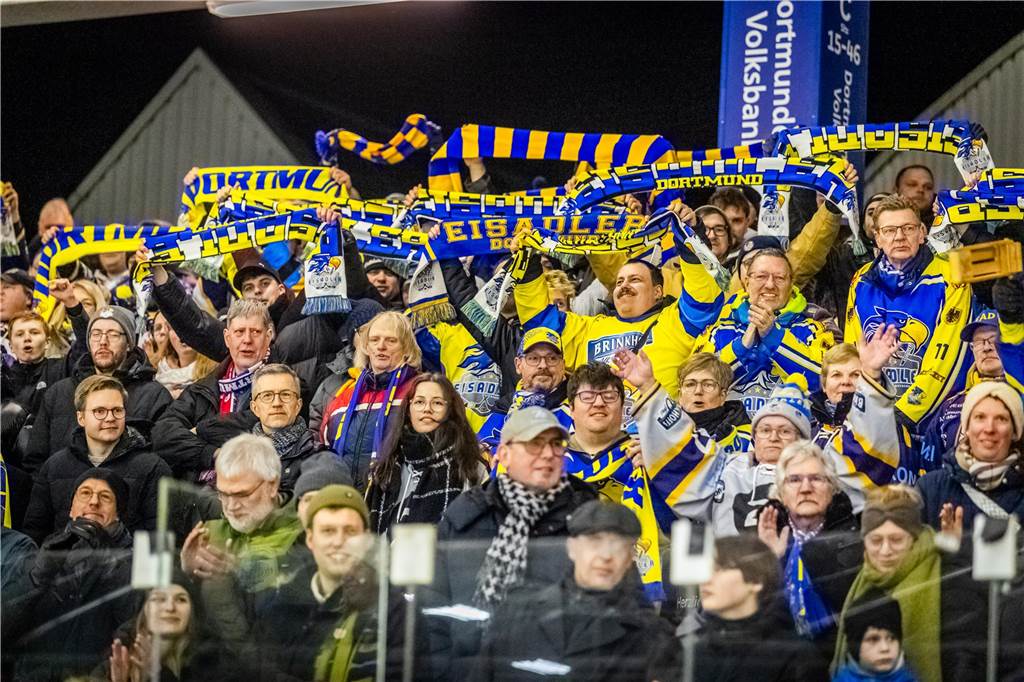 Die Eisadler Dortmund haben vor über 2000 Zuschauern am Freitagabend die Grefrather EG besiegt und starten mit Rückenwind aus 14 Siegen in Serie in die Playoffs.