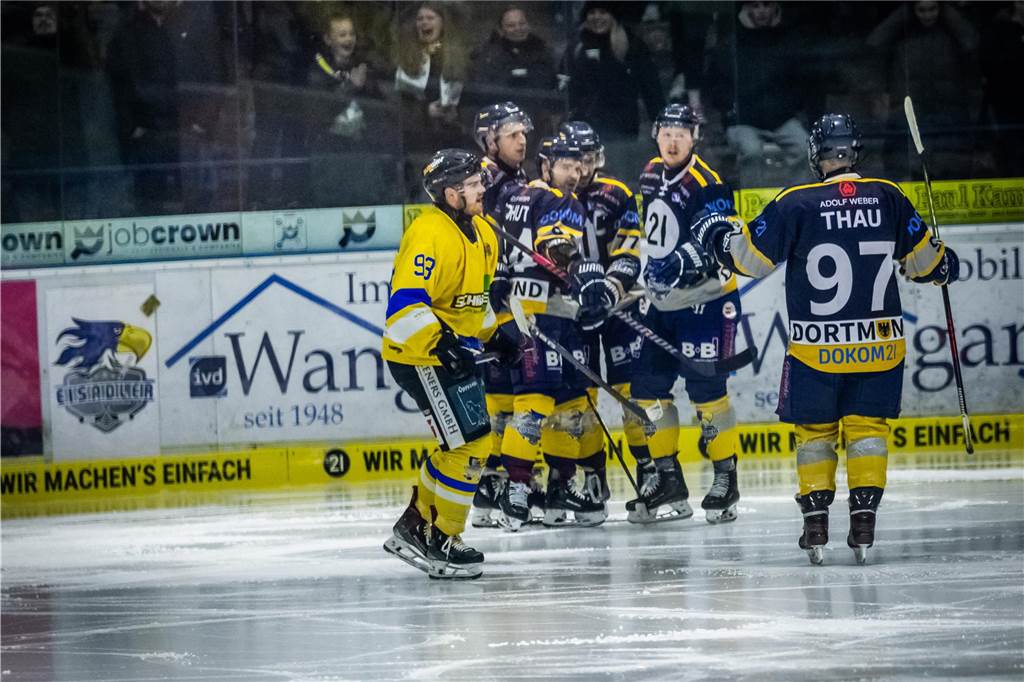Die Eisadler Dortmund haben vor über 2000 Zuschauern am Freitagabend die Grefrather EG besiegt und starten mit Rückenwind aus 14 Siegen in Serie in die Playoffs.