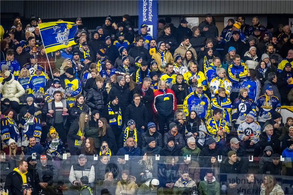 Die Eisadler Dortmund haben vor über 2000 Zuschauern am Freitagabend die Grefrather EG besiegt und starten mit Rückenwind aus 14 Siegen in Serie in die Playoffs.