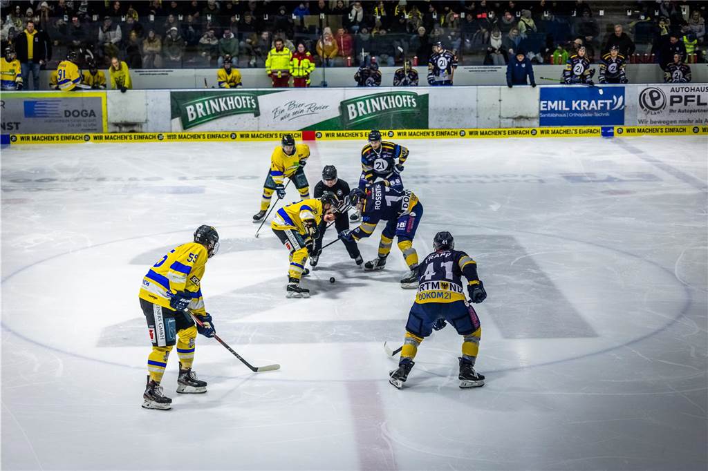 Die Eisadler Dortmund haben vor über 2000 Zuschauern am Freitagabend die Grefrather EG besiegt und starten mit Rückenwind aus 14 Siegen in Serie in die Playoffs.
