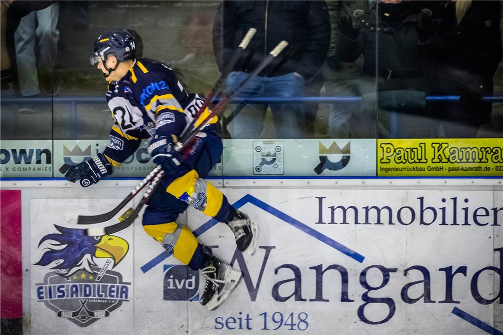 Die Eisadler Dortmund haben vor über 2000 Zuschauern am Freitagabend die Grefrather EG besiegt und starten mit Rückenwind aus 14 Siegen in Serie in die Playoffs.