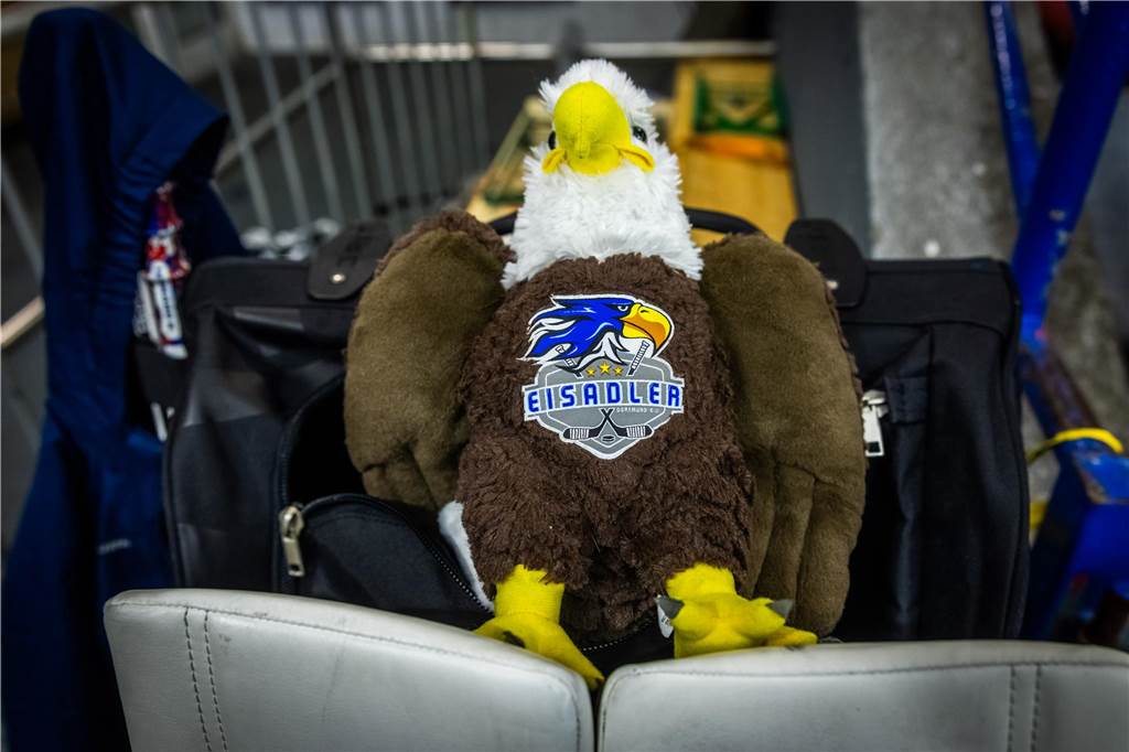 Die Eisadler Dortmund haben vor über 2000 Zuschauern am Freitagabend die Grefrather EG besiegt und starten mit Rückenwind aus 14 Siegen in Serie in die Playoffs.