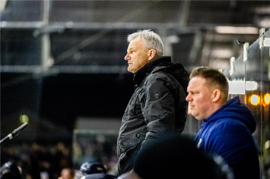 Die Eisadler Dortmund haben vor über 2000 Zuschauern am Freitagabend die Grefrather EG besiegt und starten mit Rückenwind aus 14 Siegen in Serie in die Playoffs.