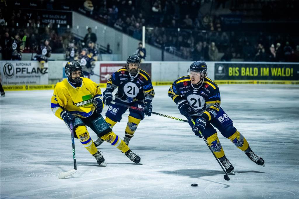 Die Eisadler Dortmund haben vor über 2000 Zuschauern am Freitagabend die Grefrather EG besiegt und starten mit Rückenwind aus 14 Siegen in Serie in die Playoffs.