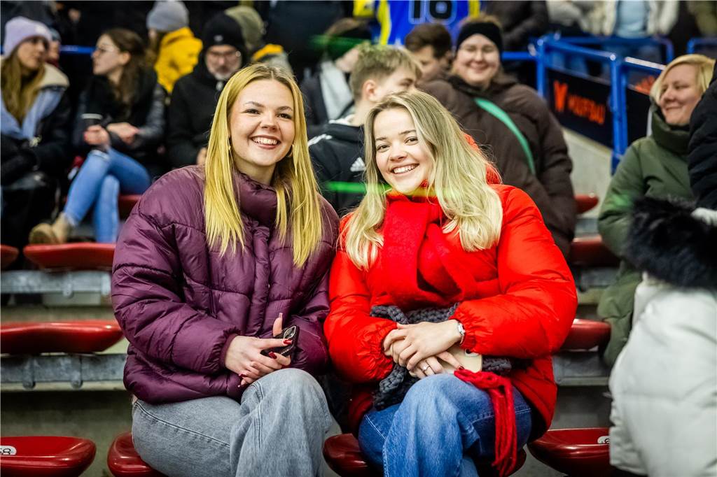 Die Eisadler Dortmund haben vor über 2000 Zuschauern am Freitagabend die Grefrather EG besiegt und starten mit Rückenwind aus 14 Siegen in Serie in die Playoffs.