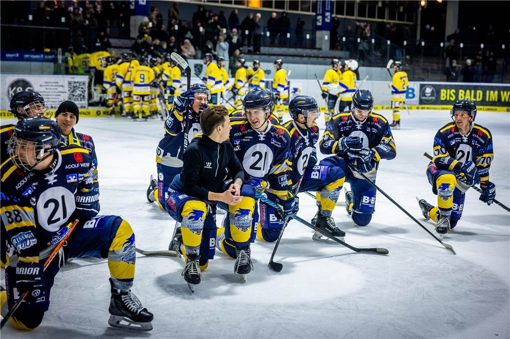 Die Eisadler Dortmund haben vor über 2000 Zuschauern am Freitagabend die Grefrather EG besiegt und starten mit Rückenwind aus 14 Siegen in Serie in die Playoffs.