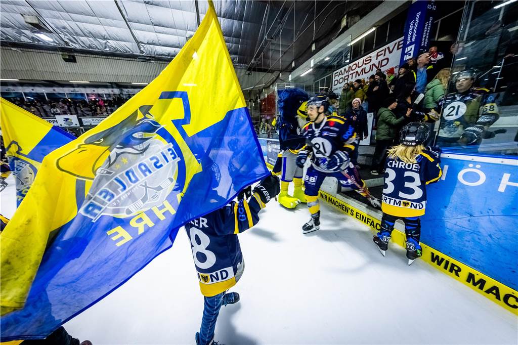 Die Eisadler Dortmund haben vor über 2000 Zuschauern am Freitagabend die Grefrather EG besiegt und starten mit Rückenwind aus 14 Siegen in Serie in die Playoffs.