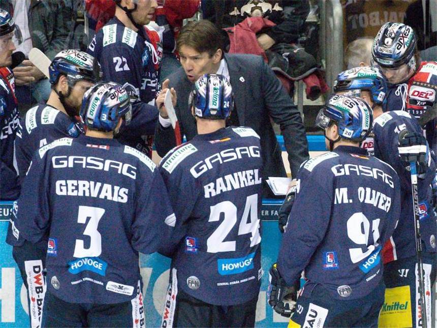Berlin weiter DEL-Tabellenführer - DEG gewinnt Die Eisbären Berlin haben die Tabellenführung in der DEL verteidigt. Foto: Bernd von Jutrczenka