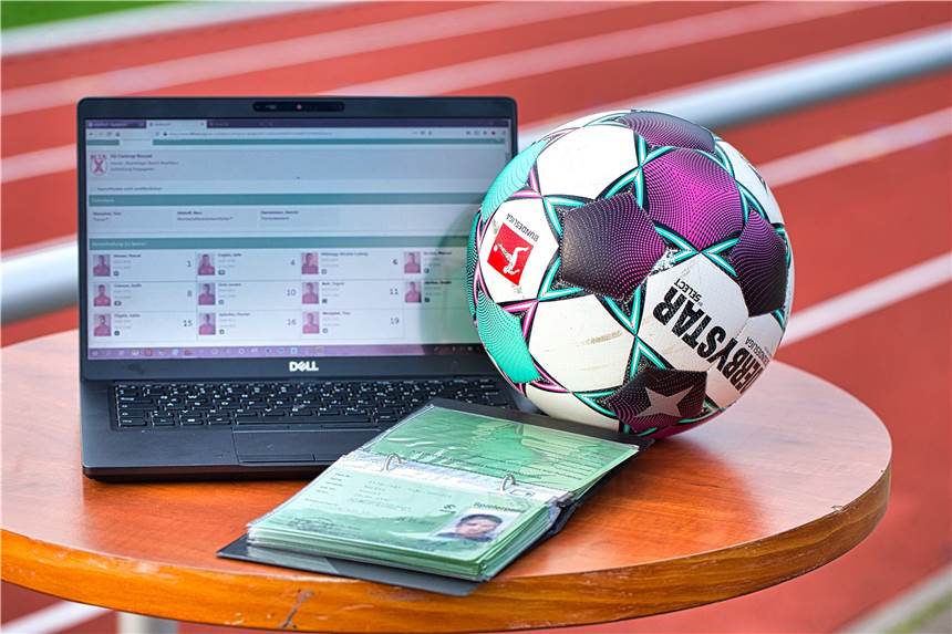 Rahmenterminkalender: Fußballer können sich viele Termine in ihre Kalender eintragen Die elektronischen Spielberichte sind mit Beginn der Saison 2021/22 für die Team-Betreuer wieder der Alltag.