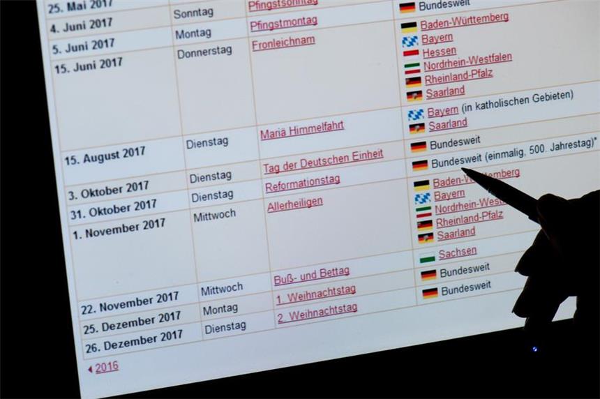 Panne: Fünfjährige vor Schule "ausgesetzt" Die Eltern hatten offenbar vergessen, dass am Donnerstag ein Feiertag war.