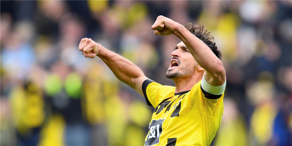 Hummels in Topform: Beim BVB die Nummer eins – und bei Flick? Mats Hummels bejubelt den Derbysieg gegen Schalke.
