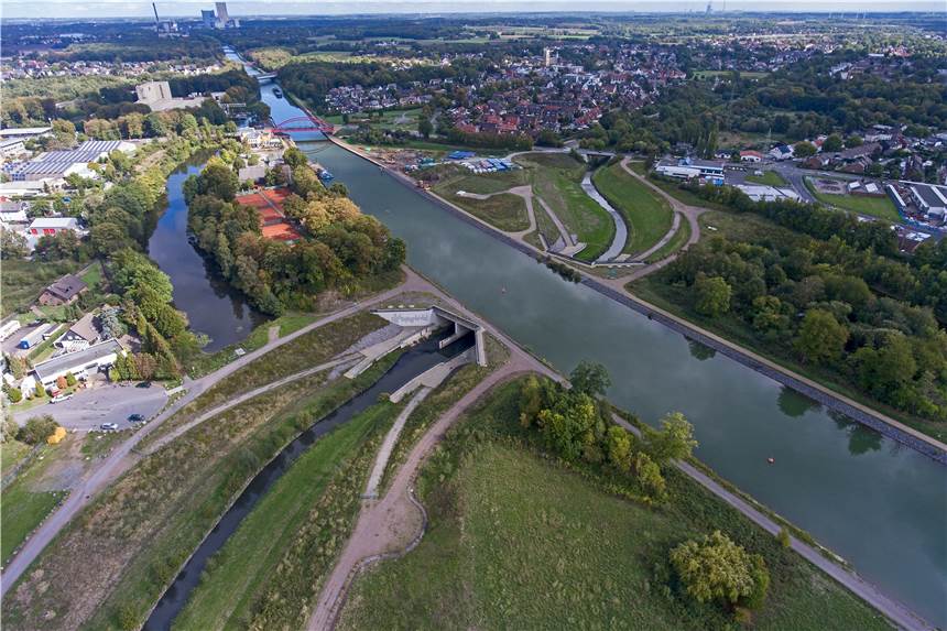 Emscher als Teil des Weltkulturerbes: Zustand nicht einzementieren Die Emscher zwischen Wasserkreuz und HochwasserrückhatebeckenRegenrckhaltebecken in Ickern ist Teil der „Industriellen Kulturlandschaft Ruhrgebiet“.