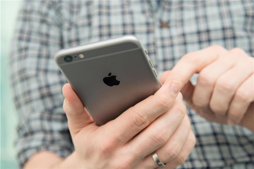 IT-Sicherheitsfirma: Kleine Box kann iPhones knacken Die entdeckte Schwachstelle in der Software könnte auch von Kriminellen ausgenutzt werden. Foto: Andrea Warnecke