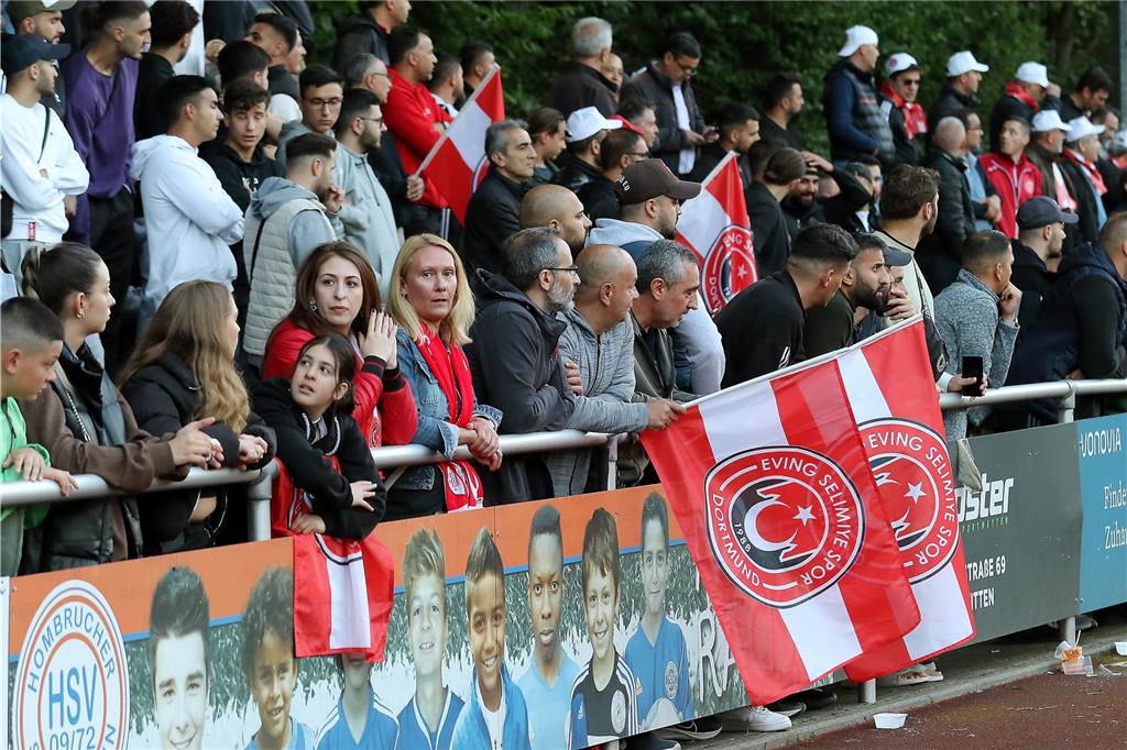 Die Entscheidungsspiele ziehen immer eine Menge Zuschauer zu den Dortmunder Sportplätzen.