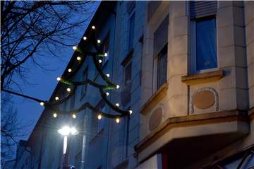 Die erneuerte Weihnachtsbeleuchtung in Brambauer ist seit dem 30. November montiert.